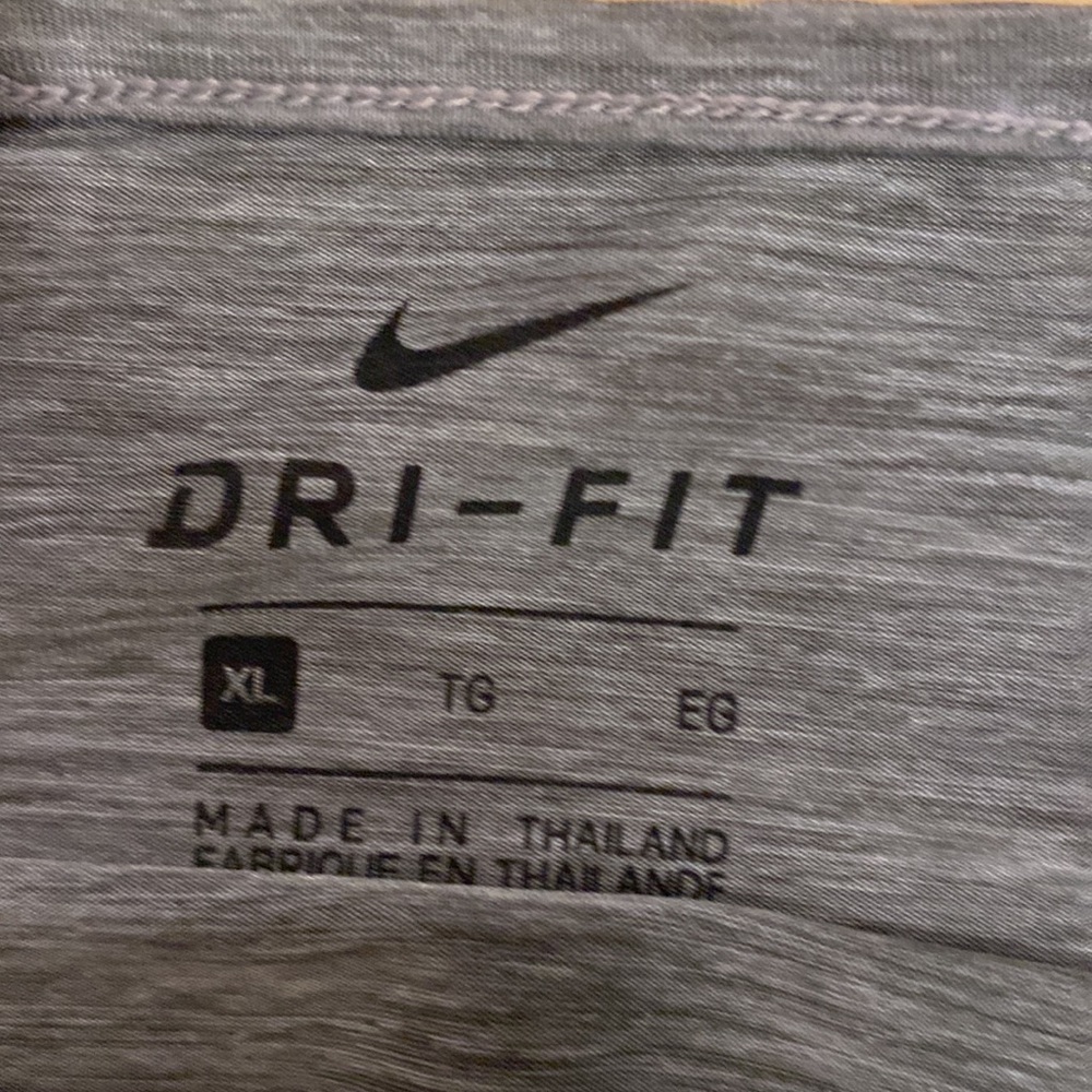 Nike Tank Top - Picture 3 of 4
